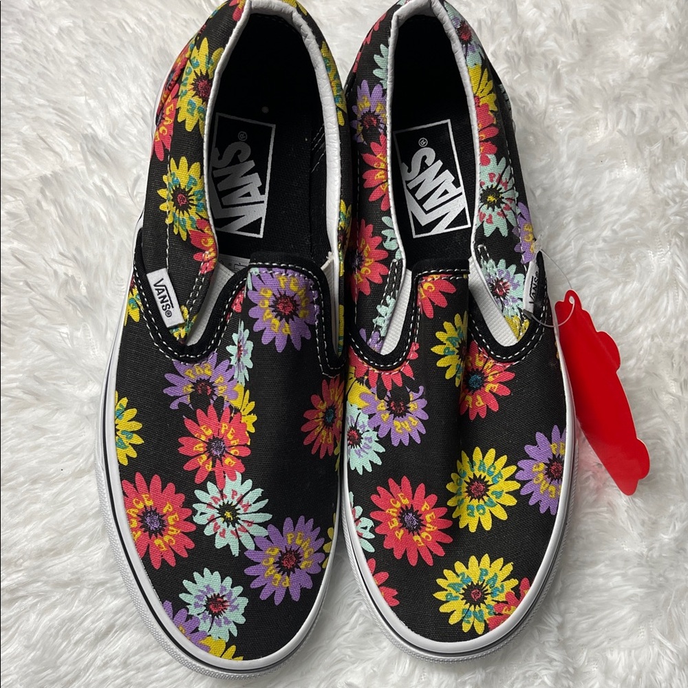 Vans women’s Colorful Floral Slip-On Sneakers